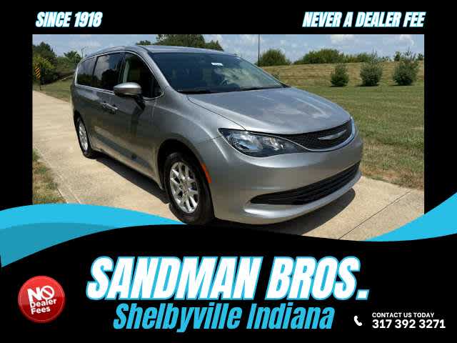 2018 Chrysler Pacifica Touring in Silver/Grey — front three-quarter view